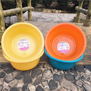 Bassine en plastique ronde épaissie pour lavage des pieds et lessive, usage domestique, couleurs assorties - Product Image 2