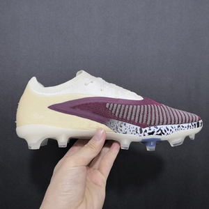 Chaussures de football en gros, crampons personnalisés, chaussures de football montantes unisexes, crampons respirants pour terrain synthétique, Predator, avec logo personnalisé, qualité supérieure, nouveauté - Product Image 1