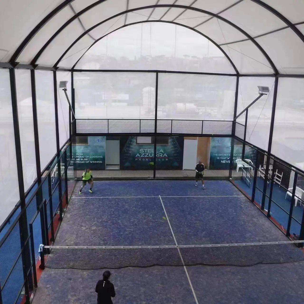 आउटडोर Padel टेनिस कोर्ट नयनाभिराम Padel कोर्ट के साथ छत कवर Padel कोर्ट छत