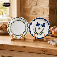 Assiettes à dîner en céramique élégantes et minimalistes SWT, ensemble de vaisselle moderne de couleur unie pour les repas quotidiens