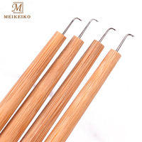 Aiguilles à crochet en bambou et métal Meikeiko en gros pour la confection de perruques, la ventilation des dentelles frontales et les fermetures, avec manche en bois