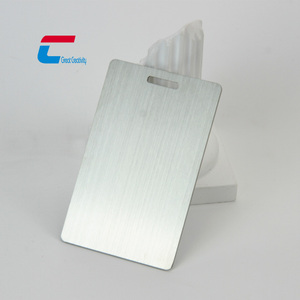 Étiquettes de bagages personnalisées NFC RFID en acier inoxydable étanches pour voyages en gros, avion et cartes d'identité nominatives - Product Image 1
