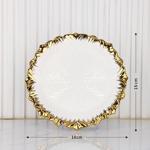 Juego de Vajilla de Cerámica Blanca de Lujo con Borde Festoneado Dorado para Recepciones de Boda, Cenas Elegantes y Eventos de Banquetes - Product Image 6