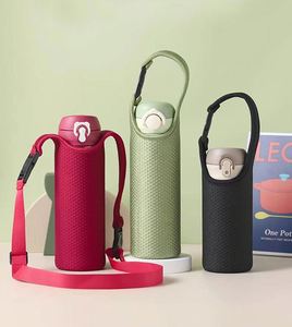 Bolsa Portabotellas de Neopreno Impermeable Personalizada al por Mayor con Correa de Hombro con Patrón de Letras y Colores Personalizables - Product Image 1