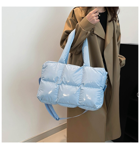Bolso de Mujer Acolchado de Algodón Suave, Ligero, Tipo Bandolera y de Mano - Product Image 1