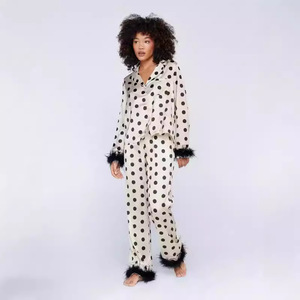 2025 luxe plume garniture ensemble de vêtements de détente femmes Viscose chemise de nuit et pantalon à la mode <span class=keywords><strong>Homewear</strong></span> avec Boho <span class=keywords><strong>Chic</strong></span> Style - Product Image 1