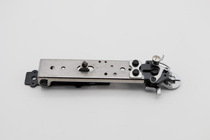 Piezas para Máquinas <span class=keywords><strong>de</strong></span> <span class=keywords><strong>Coser</strong></span> Industriales <span class=keywords><strong>Brother</strong></span>, Juego <span class=keywords><strong>de</strong></span> Fijación Plana SA9287001/153830100, Incluye Agujas BE-438D BE-438F - Product Image 3