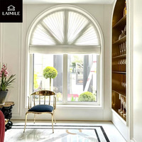 Fauteuil de salle à manger de luxe avec structure en métal doré, tissu imprimé bleu et blanc, pour villa, maison, hôtel