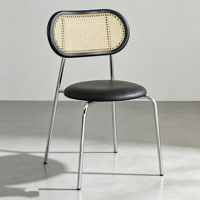 Chaise de salle à manger en bois massif imperméable avec revêtement en rotin, contreplaqué et cuir PU, avec structure en métal pour la maison, le bureau ou la cuisine