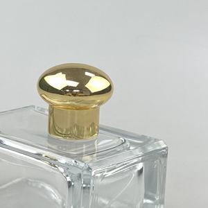 Bouchon de flacon de parfum personnalisable en alliage de zinc unique avec pulvérisateur à pompe - Product Image 2