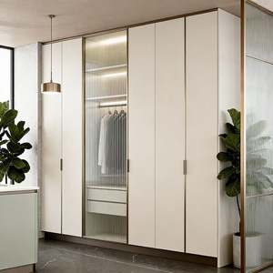 Armoire sur mesure Balom, design moderne minimaliste blanc, avec portes en verre, tiroirs de rangement et étagères ouvertes pour la chambre à coucher - Product Image 2