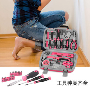 ชุดเครื่องมือช่างสีชมพู 67 ชิ้น พร้อมประแจปรับได้และคีม สำหรับงานซ่อมแซมในบ้าน บรรจุในกล่องแข็ง - Product Image 4