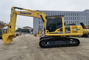 รถขุดตีนตะขาบ Komatsu PC200-8 ขนาด 20 ตัน ประสิทธิภาพสูง เครื่องยนต์เดิม รถขุดมือสองขนาดกลาง ลดราคา - Product Image 6