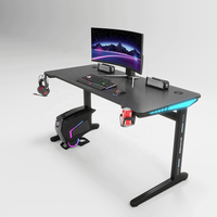 Bureau de jeu électrique réglable en hauteur en gros, pieds en forme de Z, plateau en fibre de carbone, éclairage RGB