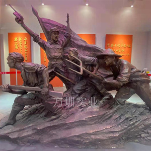 Escultura de Resina del Ejército Rojo, Diseño Tradicional Hecho a Mano con Acabado Envejecido, para Montar en el Suelo - Product Image 1