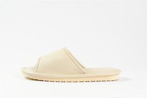 Pantoufles personnalisées de bonne qualité pour la maison Pantoufles d'intérieur blanches antidérapantes pour femmes - Product Image 2