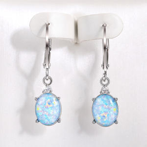 Pendientes Románticos de Plata 925 con Cuarzo Arcoíris en Engaste de Bisel, Color Azul Claro, Joyería de Cristal para Uso Diario de Mujer - Product Image 1