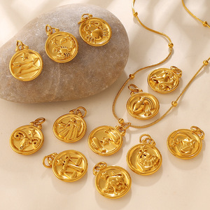 Chaîne à maillons en laiton plaqué or 18 carats avec lettres anglaises personnalisées et signes du zodiaque, vente en gros R.GEM. Collier avec pendentif - Product Image 3