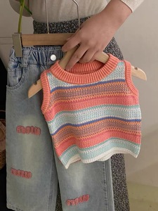 Completo Estivo 2026 per Ragazze: Canotta a Righe Senza Maniche e Jeans - Set 2 Pezzi - Product Image 2