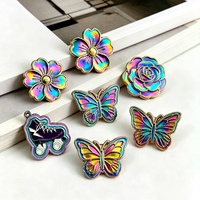 Épingles en émail personnalisées de style antique avec placage arc-en-ciel