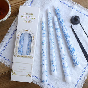 Velas Cónicas Decorativas de 10 Pulgadas con Estampado Azul y Blanco, Velas de Porcelana China para Decoración de Bodas y Hogar - Product Image 3