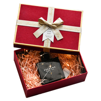 Boîte à parfum en papier avec ruban doré recyclable, couvercle magnétique, bordure dorée, finition brillante, laminage brillant, gris avancé