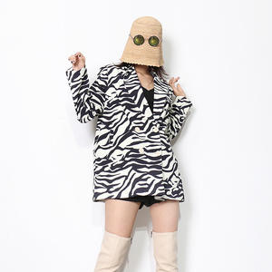 Chaqueta Vintage de manga larga para mujer, traje con cuello en V, estampado colorido, moda nueva, otoño 2021 - Product Image 3