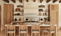 Idées de rangement pour cave à vin, vitrine moderne haut de gamme pour cuisine artisanale