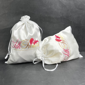 Sac en satin blanc de luxe en gros avec cordon de serrage, pochette cadeau en soie personnalisée avec logo imprimé à chaud pour le rangement des perruques et extensions capillaires - Product Image 4