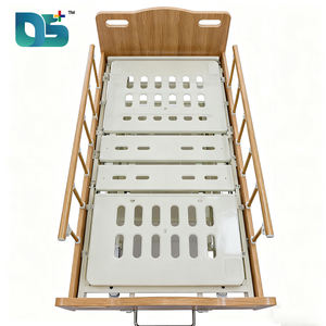 Cama Manual Portátil para Instalaciones Médicas con Barandillas Plegables de Aluminio, Manivelas de ABS, Freno Central, Ruedas Silenciosas y Altura Ajustable - Product Image 2