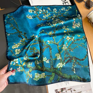 Foulards Carrés en <span class=keywords><strong>Soie</strong></span> <span class=keywords><strong>100</strong></span> % Pure 12 Mommes, Peinture à l'Huile Florale, Design Français, Logo Personnalisé OEM, Vente en Gros pour Femmes - Product Image 3