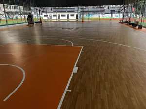 Ensemble complet <span class=keywords><strong>de</strong></span> terrain <span class=keywords><strong>de</strong></span> basketball FIBA <span class=keywords><strong>de</strong></span> qualité commerciale Oulin, revêtement <span class=keywords><strong>de</strong></span> <span class=keywords><strong>sol</strong></span> en PVC antidérapant et écologique, épaisseur 4 mm/7 mm, et panier <span class=keywords><strong>de</strong></span> basketball - Product Image 3