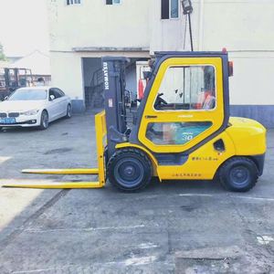 Montacargas Diésel Komatsu FWD 3T Usado en Venta, Mini Montacargas Original de Combustión Interna con Tracción 4x4, Neumáticos Sólidos/Neumáticos, 1 Año de Garantía - Product Image 2
