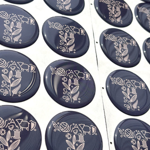 Calcomanías con Monograma y Icono Dibujado a Mano para Manualidades y Marca Artesanal, Pegatinas de Resina Personalizadas en Forma de Domo - Product Image 2