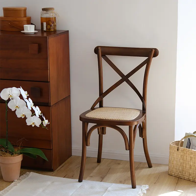 Vente en gros de chaise de salle à manger en bois massif country américain chaise à dossier moderne fourchette à dossier simple Chaise en rotin français en bois