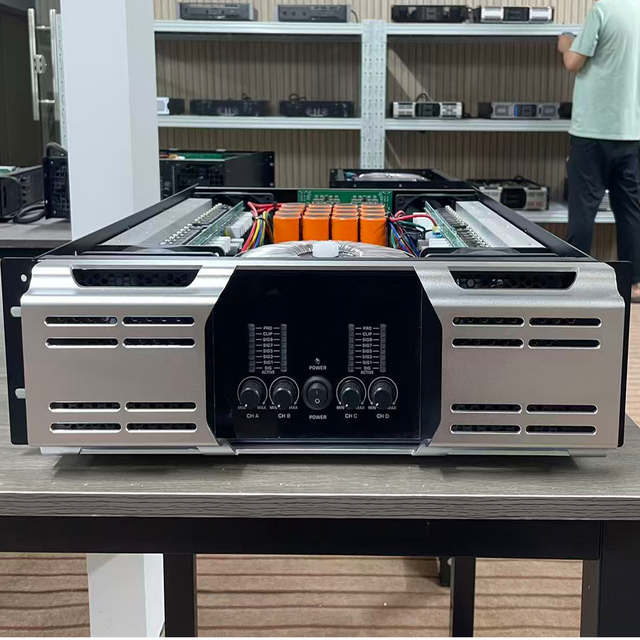 Professional-grade CA Four-channel 1000W Power Amplifier Features Overheat protection and Is Suitable for Stage Use.