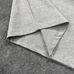 <span class=keywords><strong>T</strong></span>-shirt personalizzata di lusso in cotone pesante, oversize, da uomo, con stampa logo personalizzata, modello cropped e squadrato - Product Image 6