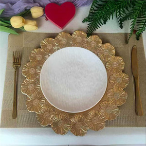 Elegante Piatto Decorativo Floreale Dorato, Sottopiatto per Cena, per Casa, Hotel, Matrimoni e Feste - Product Image 3