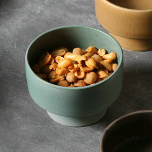 Bol en céramique fait main style Wabi Sabi pour fruits et en-cas, idéal pour offrir - Product Image 2