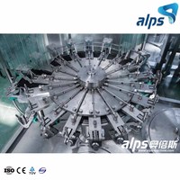 Ligne complète de production entièrement automatique d'eau minérale pure en bouteille en plastique avec équipement d'emballage