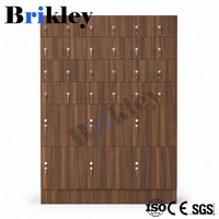 Armoire de rangement compacte en stratifié HPL à grain de bois Brikley avec serrure à clé pour bureau