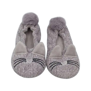 Chaussettes de style ballet chaudes et antidérapantes pour femmes avec pinces antidérapantes pantoufles de ballerine d'animaux mignons - Product Image 3