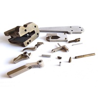 Pièces usinées CNC en aluminium anodisé blanc et acier inoxydable, usinage par électroérosion à fil - Tolérance de précision 0,01 mm, service d'usinage sur mesure