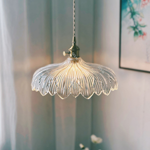 Großhandel Kreative Französische Elegante Blumenförmige Klare Glas-Pendelleuchte Eisenkörper Frischer Blumenschirm LED-Hängelampe - Product Image 1
