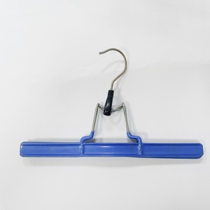 Recubrimiento y procesamiento de fundas de PVC personalizadas; tratamiento de superficies y procesamiento de recubrimiento para perchas/estanterías para ropa. - Product Image 2