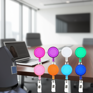 Portabadge Retrattile con Cordino da 31 Pollici, Moschettone in Plastica Resistente, Colori Assortiti, per Arrampicata, Lavoro, Promozionale - Product Image 2