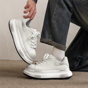 Chaussures basses personnalisées à semelle épaisse pour hommes et femmes, baskets de sport légères, respirantes et tendance pour la marche et la course - Product Image 1