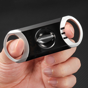 Cortador de Cigarros en Forma de V de Aleación de Aluminio, Cuchilla de Acero Inoxidable, Estilo Barra Portátil, para Accesorios de Cigarros, Caja de Regalo - Product Image 1