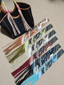 Pañuelo de Seda con Borlas de Último Diseño de 5*130cm, Pañuelo de Seda de Lujo con Diseño Personalizado de Estampado de Leopardo, Pañuelo Twillies para Bolsos - Product Image 1