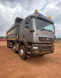 Camión Pesado Usado Sinotruk HOWO TX 440HP 8X4 Euro 2 Diésel con Motor Weichai, 30T GVW, Camión Volquete para Minería, Cámara Trasera - Product Image 4
